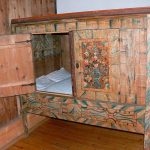 Medieval-Box-Bed